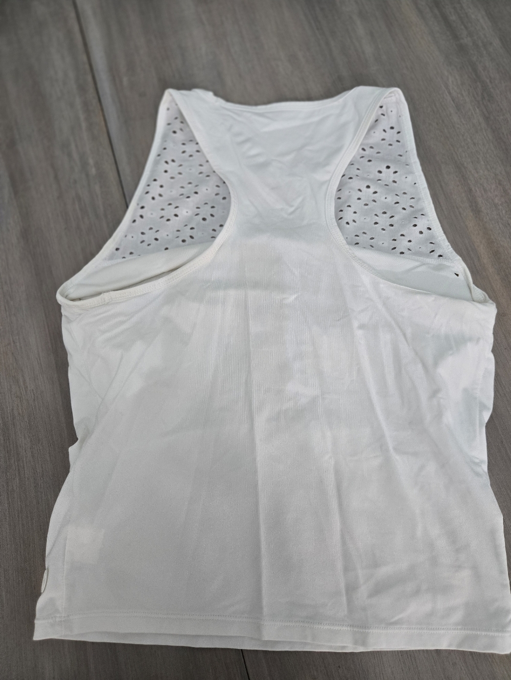 Lilly Pulitzer Luxletic Eyelet Shelf Bra Tank Medium - Picture 3 of 9